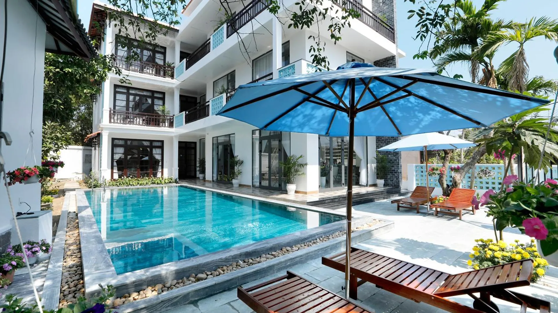Tropical Garden & Pool Villa Hoi An