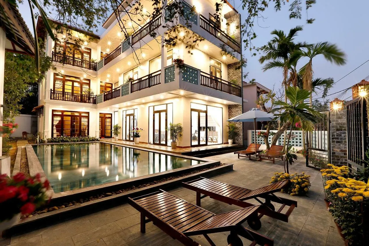 Tropical Garden & Pool Villa Hoi An