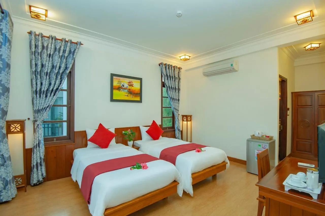 Tropical Garden & Pool Villa Hoi An Vietnam
