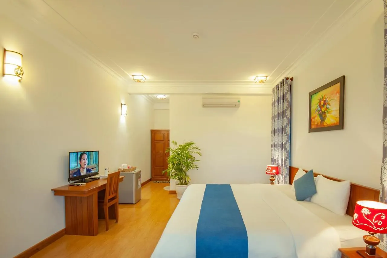 Tropical Garden & Pool Villa Hoi An 0*,