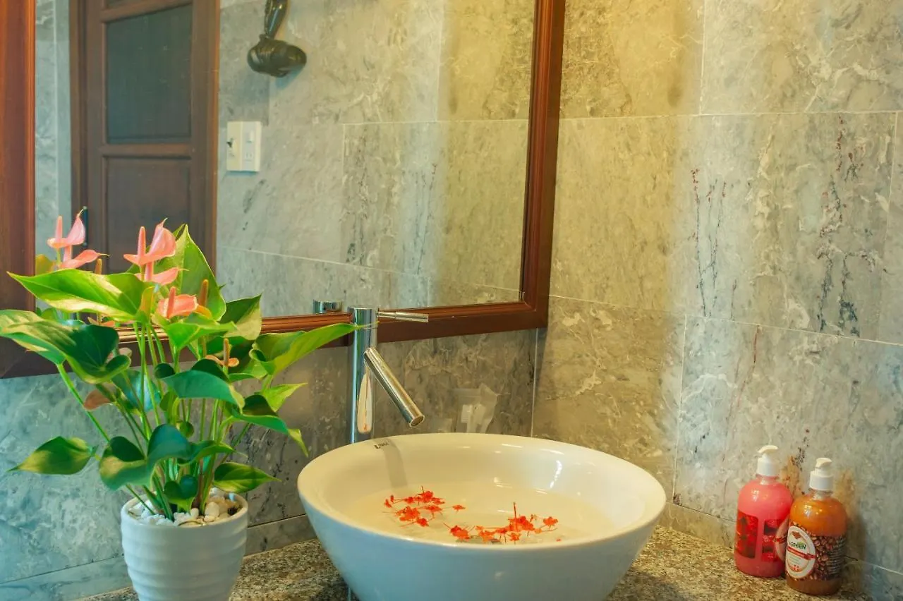 Tropical Garden & Pool Villa Hoi An